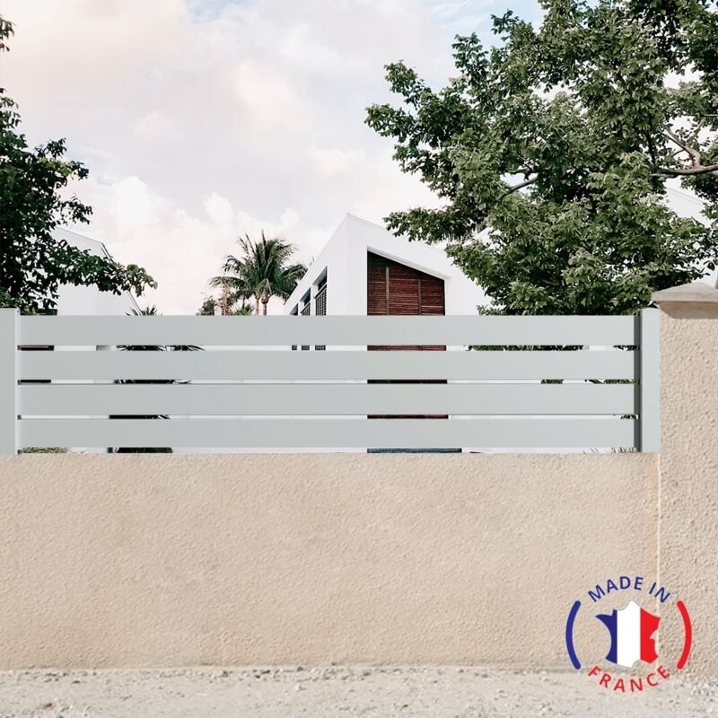 Clôture aluminium 4 lames modèle ajouré en kit Dimensions L.2107mm (poteaux compris) x H.455mm couleurs Gris Clair ral 7035