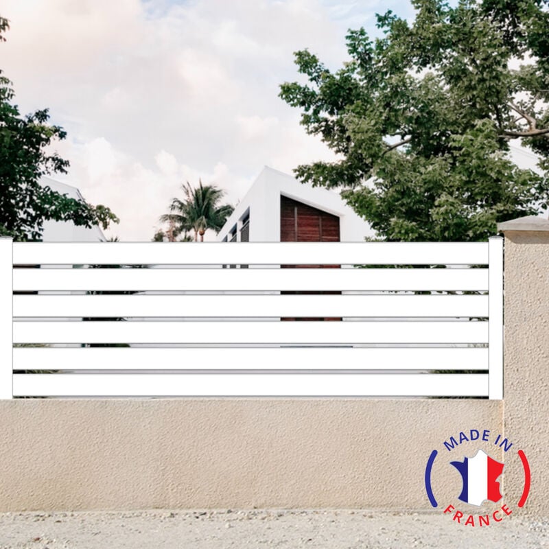 Clôture aluminium 6 lames modèle ajouré en kit Dimensions L.2107mm (poteaux compris) x H.675mm couleurs Blanc ral 9010