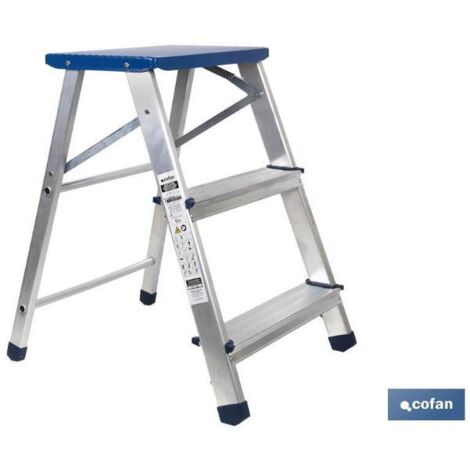 COFAN taburete aluminio 3 peldaños y 0,67 m altura , Taburete plegable ideal para alcanzar todas aquellas zonas de la casa, oficina o taller. Es adecuado para poder llevar a cabo c