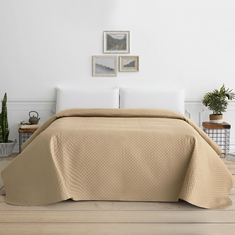 

Colcha Bouti para Cama Verano. Colcha cubre cama acolchada reversible Rombos. Cama 135 - 230 x 260 cm. Color Beige.