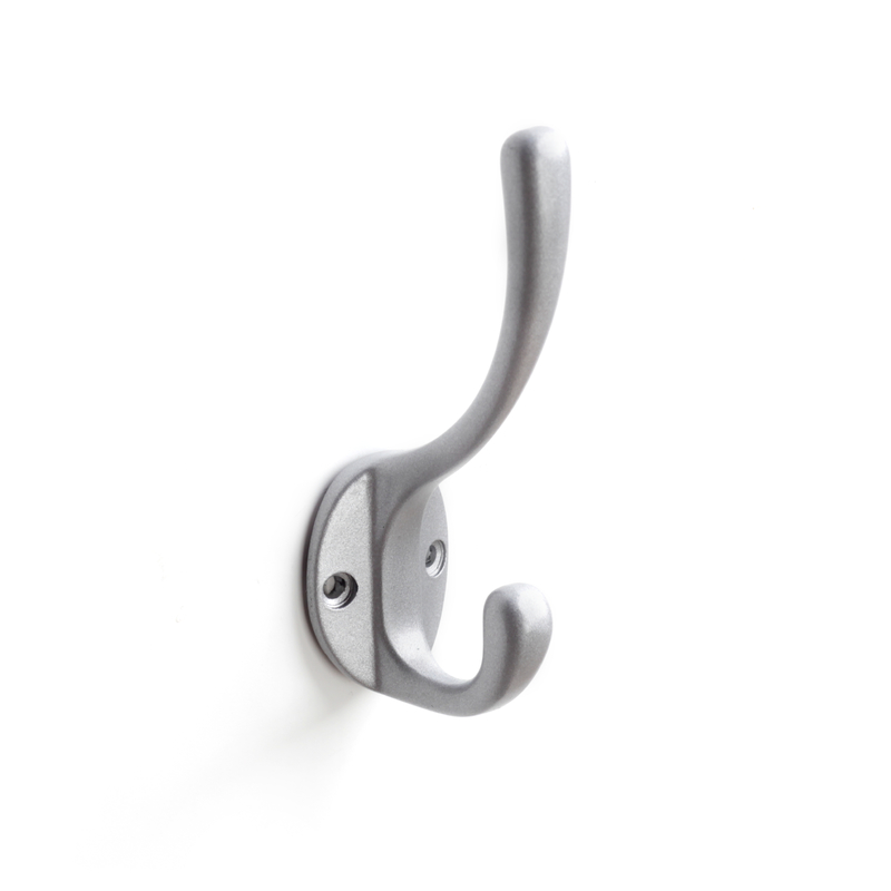 

Colgador de Pared con 2 Ganchos | Estilo Funcional | Fabricado en Zamak | Acabado en Cromo Mate Líquido | Gran Capacidad de Carga | Medidas 30*106*45