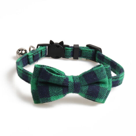 Collier pour chat avec grelot et nœud papillon, boucle de sécurité à dégagement rapide pour chatons et chats, motif tartan doux (vert)