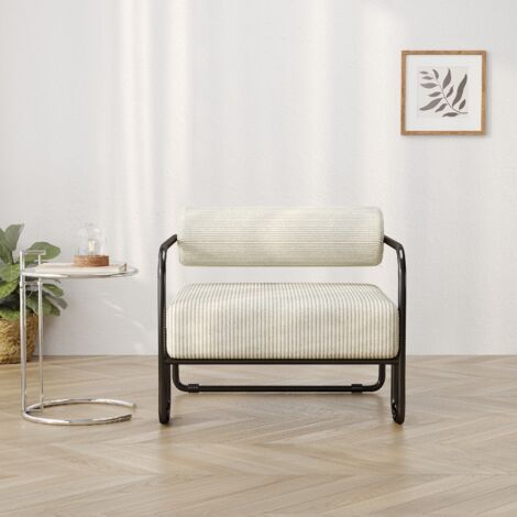Cómodo sillón moderno para salón u oficina, con estructura estable de metal negro y tapicería de pana beige.