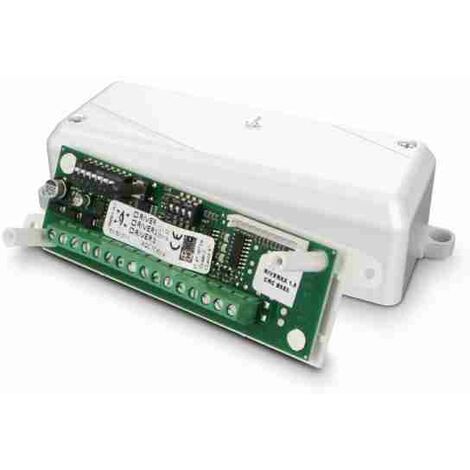 Concentrador de 8 entradas cableadas con conector para 8 salidas electrónicas