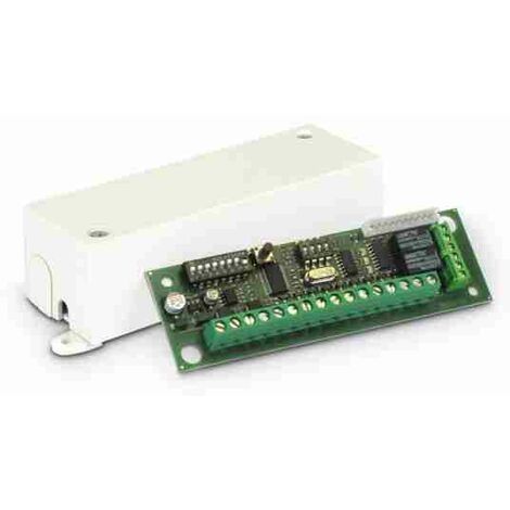 Concentratore a 8 ingressi cablati con connettore per 8 uscite elettroniche e 2 uscite a relè a contatti liberi da potenziale