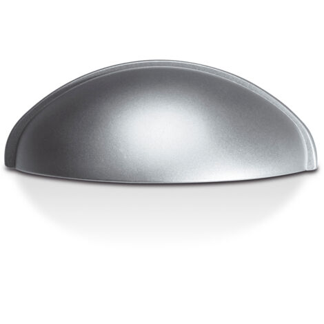 Concha de zamak con acabado cromo mate, dimensiones:79x30x25mm y entrepuntos:64mm -