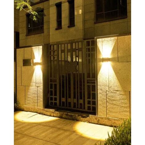 Confezione da 2 luci solari da parete per esterni, illuminazione dall'alto verso il basso, luce solare da parete impermeabile dal tramonto all'alba per giardino e cortile