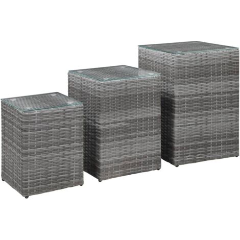 Conjunto de 3 mesas auxiliares con soportes para plantas, tapa de cristal gris, resina tejida gris y metal DEC032664