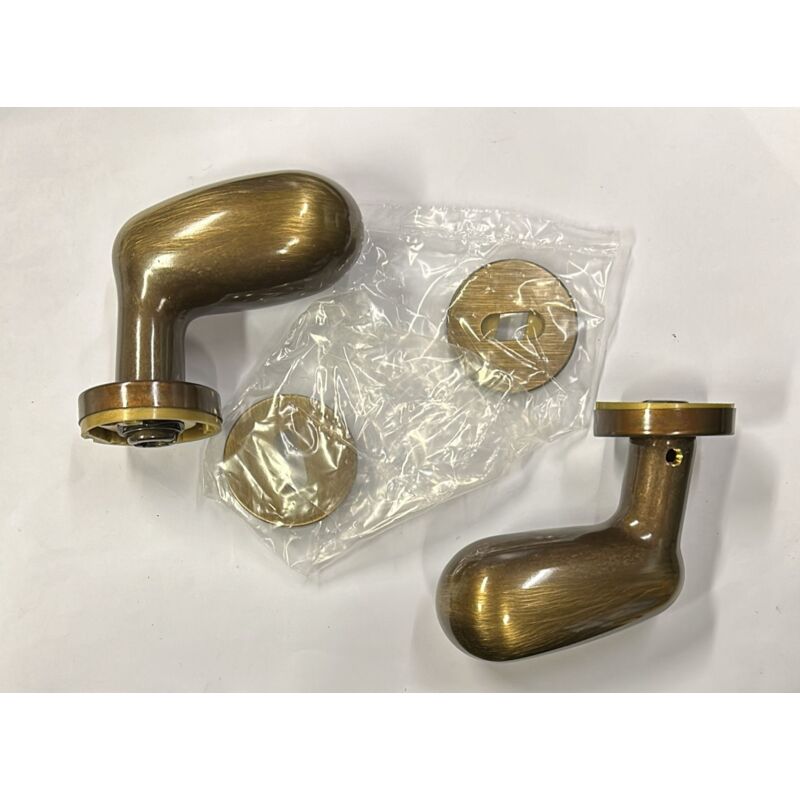 Image of Conmetall - pomolo uovo Q8 in ottone graffiato
