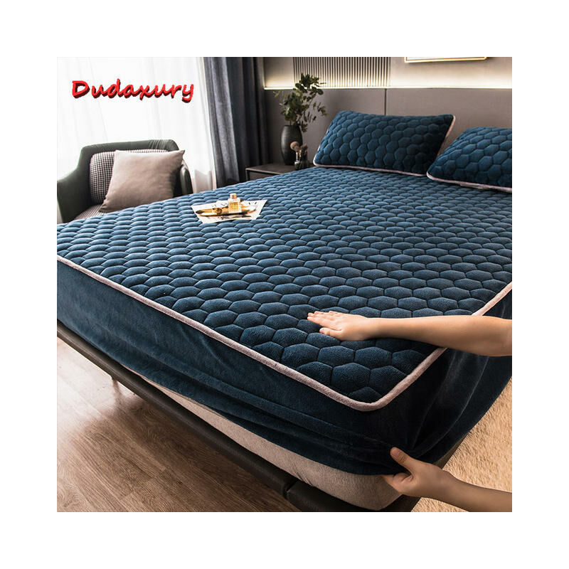 Coprimaterasso trapuntato spesso in velluto di