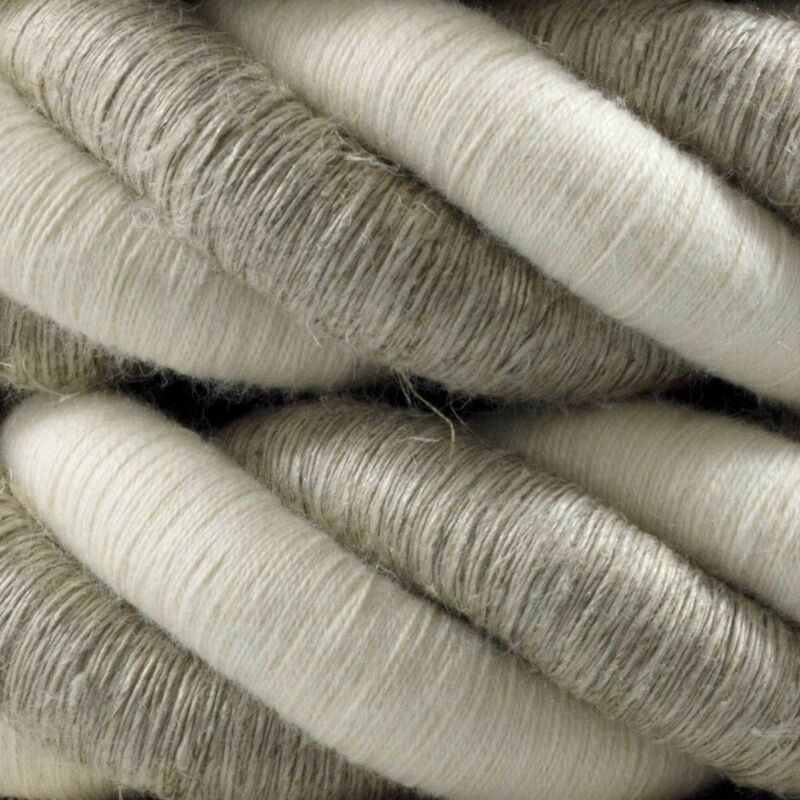 

Cordón 3XL, cable eléctrico 3x0,75, recubierto en lino natural y algodón en bruto. Diámetro: 30mm.