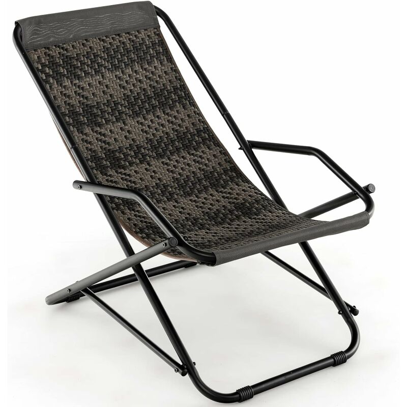 costway - chaise de plage pliable en rotin pe anti-uv, siège de plage avec accoudoirs, cadre en métal, chaise pliante extérieur portable, pour plage,
