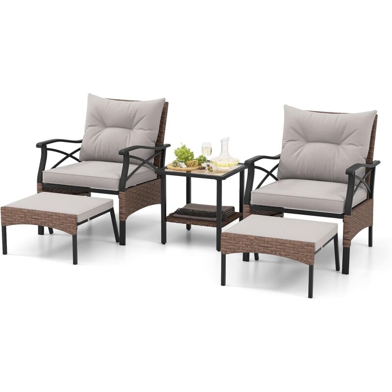 COSTWAY Ensemble de Meubles de Patio 5 Pièces, Salon de Jardin en Rotin avec 2 Chaises 2 Poufs et 1 Table Basse Plateau en Verre Trempé Coussins
