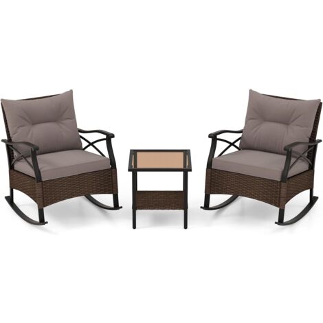 Costway – Ensemble table et chaise de jardin 3 pièces – 2 chaises à bascule avec coussins épais – Table basse en verre trempé – Rotin PE résistant