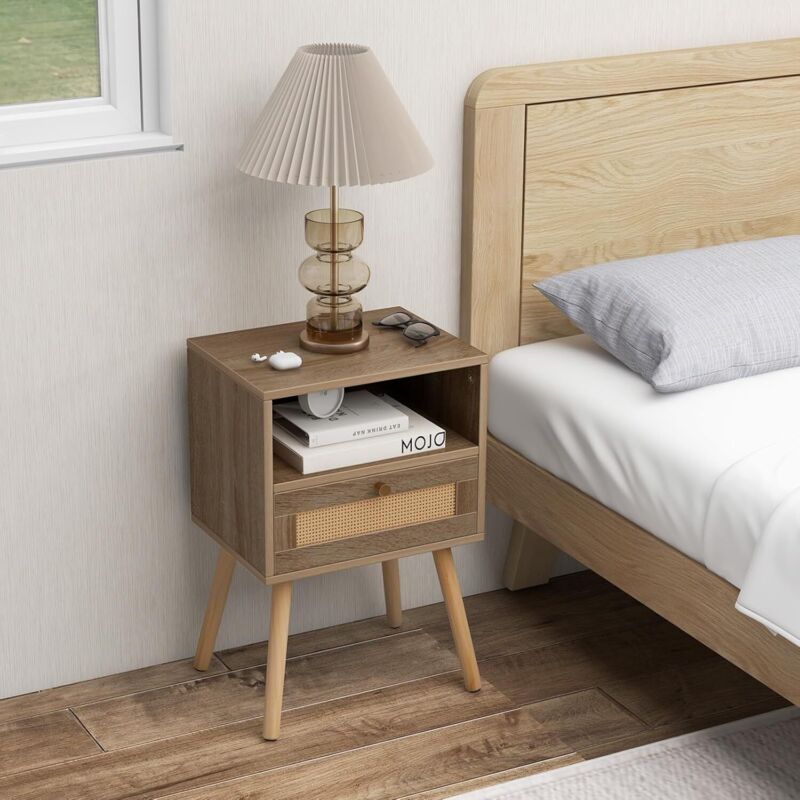 COSTWAY Table de Nuit en Rotin, Table de Chevet Bois avec Tiroir, 4 Pieds en Pin, Design Cannage, Compartiment Ouvert, Style Bohème, Table d'Appoint