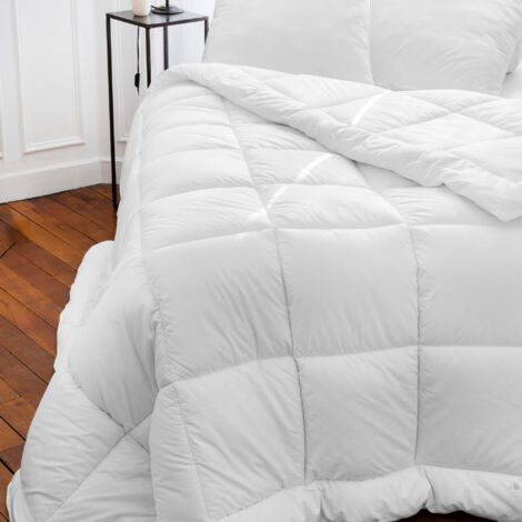 Couette polyester CASTOR fibre creuse siliconée Léger (été) 260x240 cm