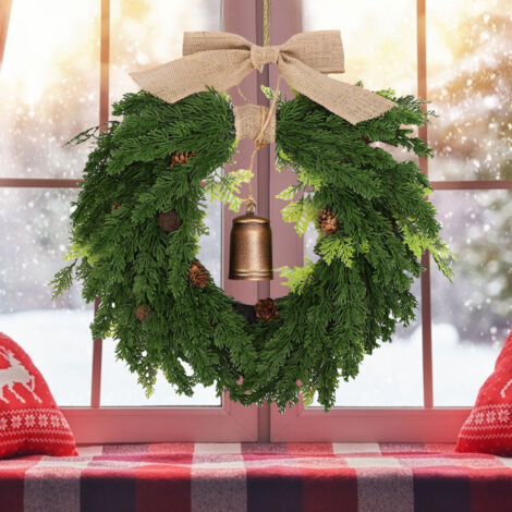 Couronne de Noël artificielle en forme de cœur de 50 cm (19,69 po) avec clochette, pour la porte d'entrée, la maison, l'extérieur et les fêtes de fin d'année. Décoration hivernale pour l'intérieur et 