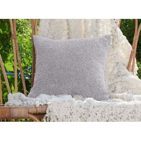 Coussin carré 45x45 cm en tissu effet peau de mouton gris clair