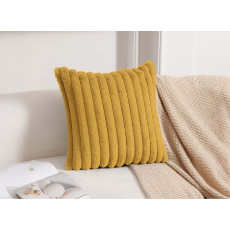 Coussin carré en velours côtelé effet fourrure moutarde 45x45 cm