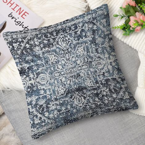 Coussin with esprit nomade, voyage