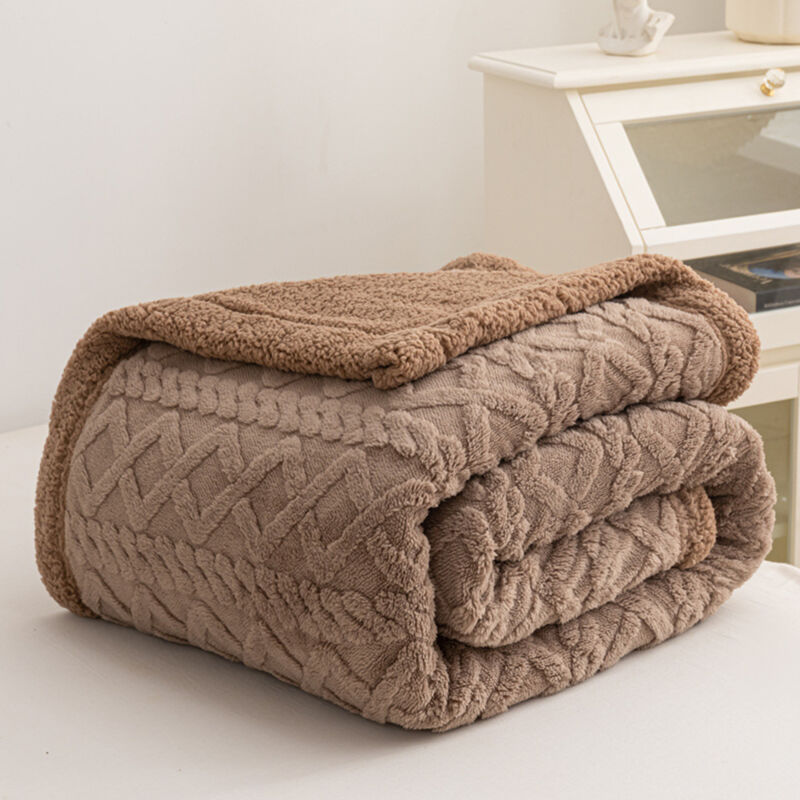 Couverture Douillette en Polaire Douce en Flanelle 150 x 200 cm - Plaid Canapéen Chaude pour Toutes Les Saisons comme couverture de canapé,