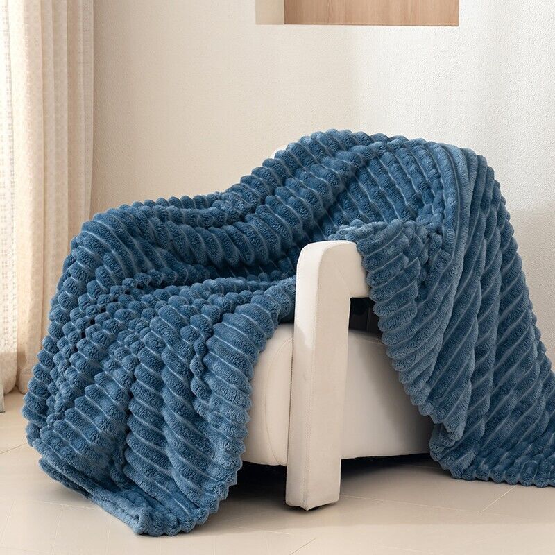 Couverture en laine confortable à motif jacquard 3D, jeté de canapé, douce et chaude, adaptée à toutes les saisons, 100 x 150 cm (bleu)
