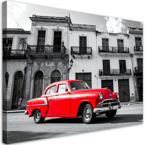 Cuadro sobre Lienzo, Coche retro rojo aparcado en una calle de La Habana Cuba, 45x30