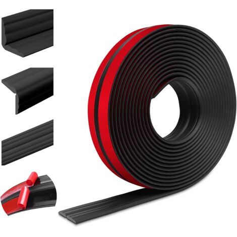 Des moulures décoratives et des plinthes sont utilisées pour protéger les bords des murs et des sols (40 mm x 3 m, noir).
