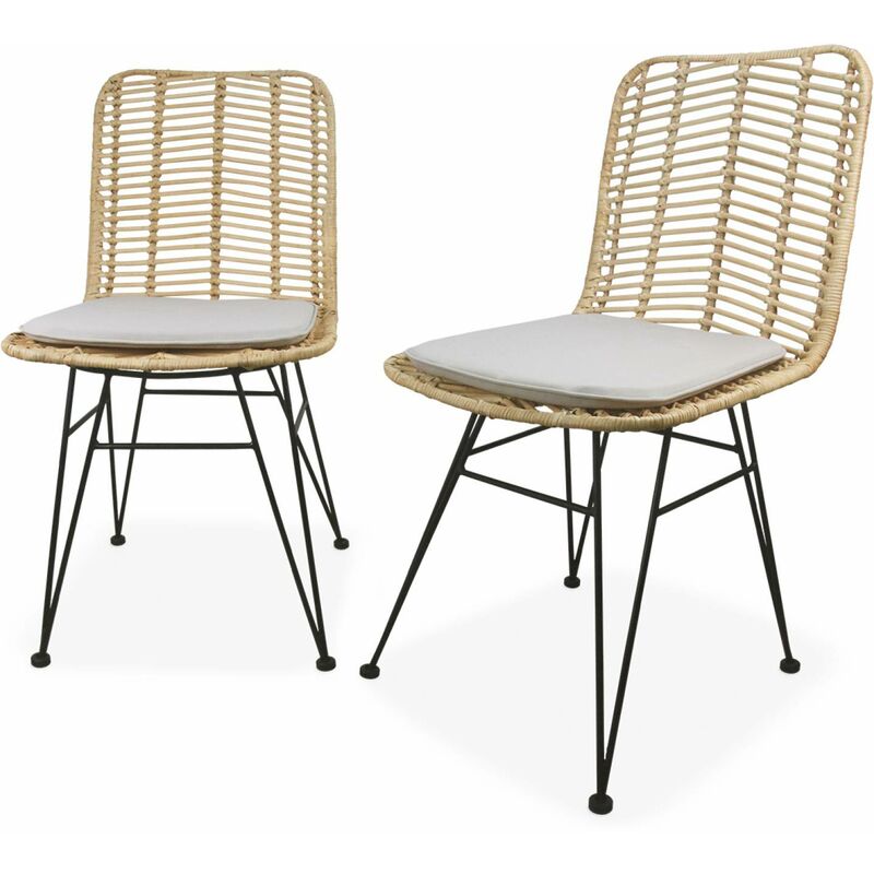 Deux chaises en rotin naturel et métal. coussins beiges - Cahya - Naturel