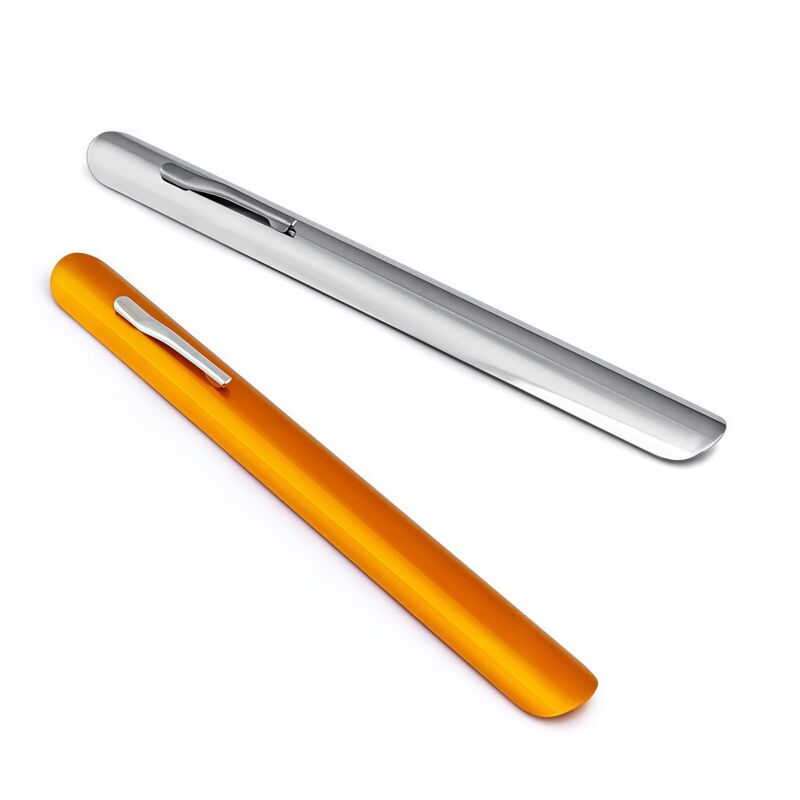 Deux grattoirs de table manuels de 15 cm, pour nettoyer les restes de table sur les nappes de restaurant et de serveur.