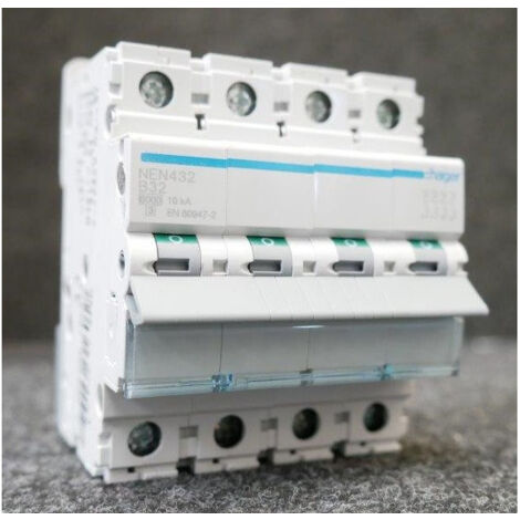Disjoncteur 32A 4P courbe B 4 modules 6-10kA bornes à vis pour pose sur rail DIN modulaire HAGER