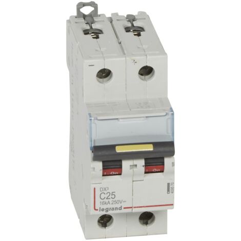 Disjoncteur DX³ 16kA courant continu arrivée vis et sortie basse vis 25A courbe C 2 modules LEGRAND 409570