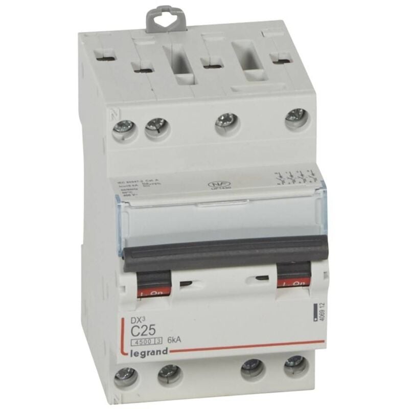 Disjoncteur DX³4500 6kA arrivée haute et sortie basse par borne à vis tétrapolaire 400V 25A courbe c 3 modules Legrand 406912