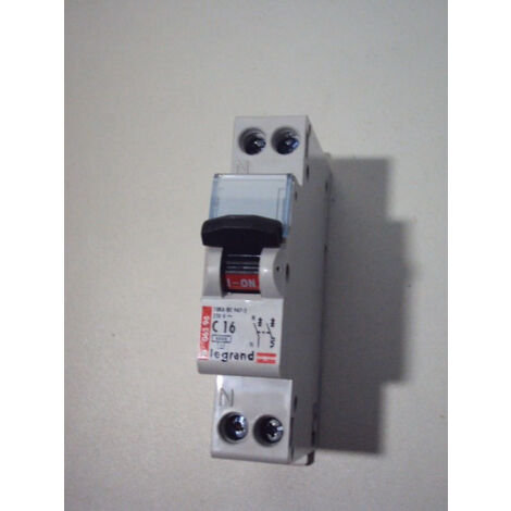 Disjonsteur 16A P+N courbe C 6kA 230V connexion à vis LEGRAND 006396