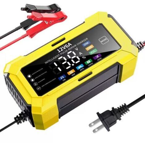 Display di colore giallo 12V 6A Caricabatterie da 12V 6A per batterie auto, batterie moto da 12V e caricabatterie da 12V