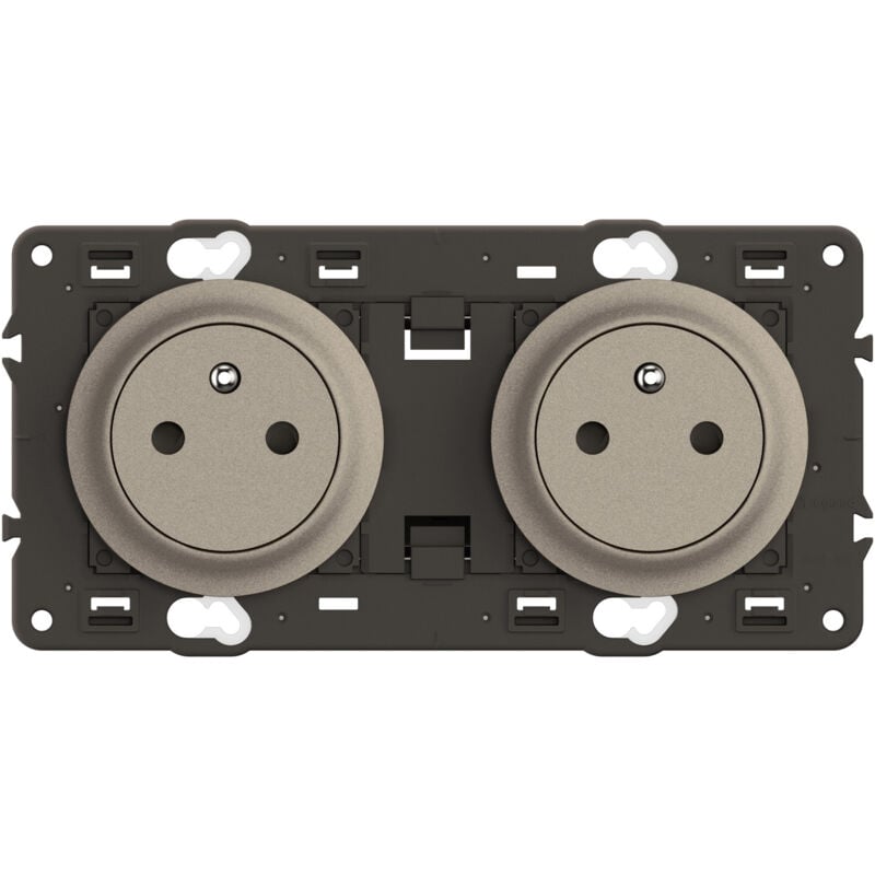 Legrand - Double prise 2P+T Surface Céliane précâblée - Enjoliveurs Titanium et support