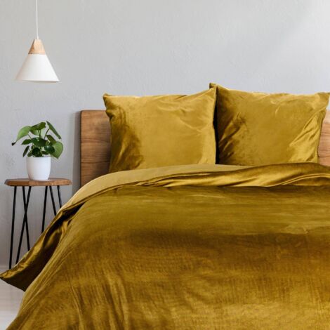 douceur-dinterieur Collection Ocre parure de lit velours ocre
