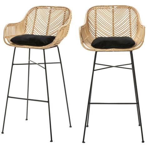 Drawer – Lot de 2 tabourets de bar en rotin 76cm – Dossier enveloppant et accoudoirs – Repose-pieds – Coussin déhoussable noir