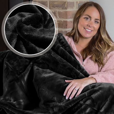 Dreamcatcher Faux Fur Throw 160x130cm Soft Blanket Throw Black