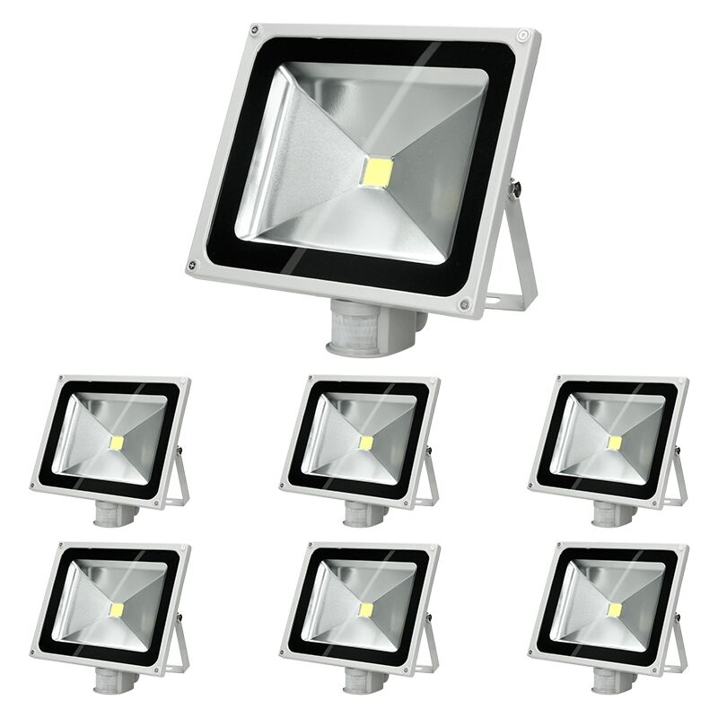 

7x Focos reflectores con sensor de movimiento LED 50W - resistente al agua - 2585 lúmenes - 2800K Blanco cálido - Clase de protección IP65