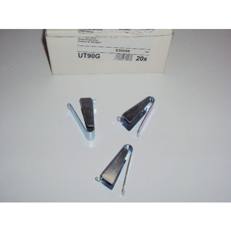 ECROU CLIP DE FIXATION DE MONTANT ARMOIRE UNIVERS OU AUTRE HAGER UT90G