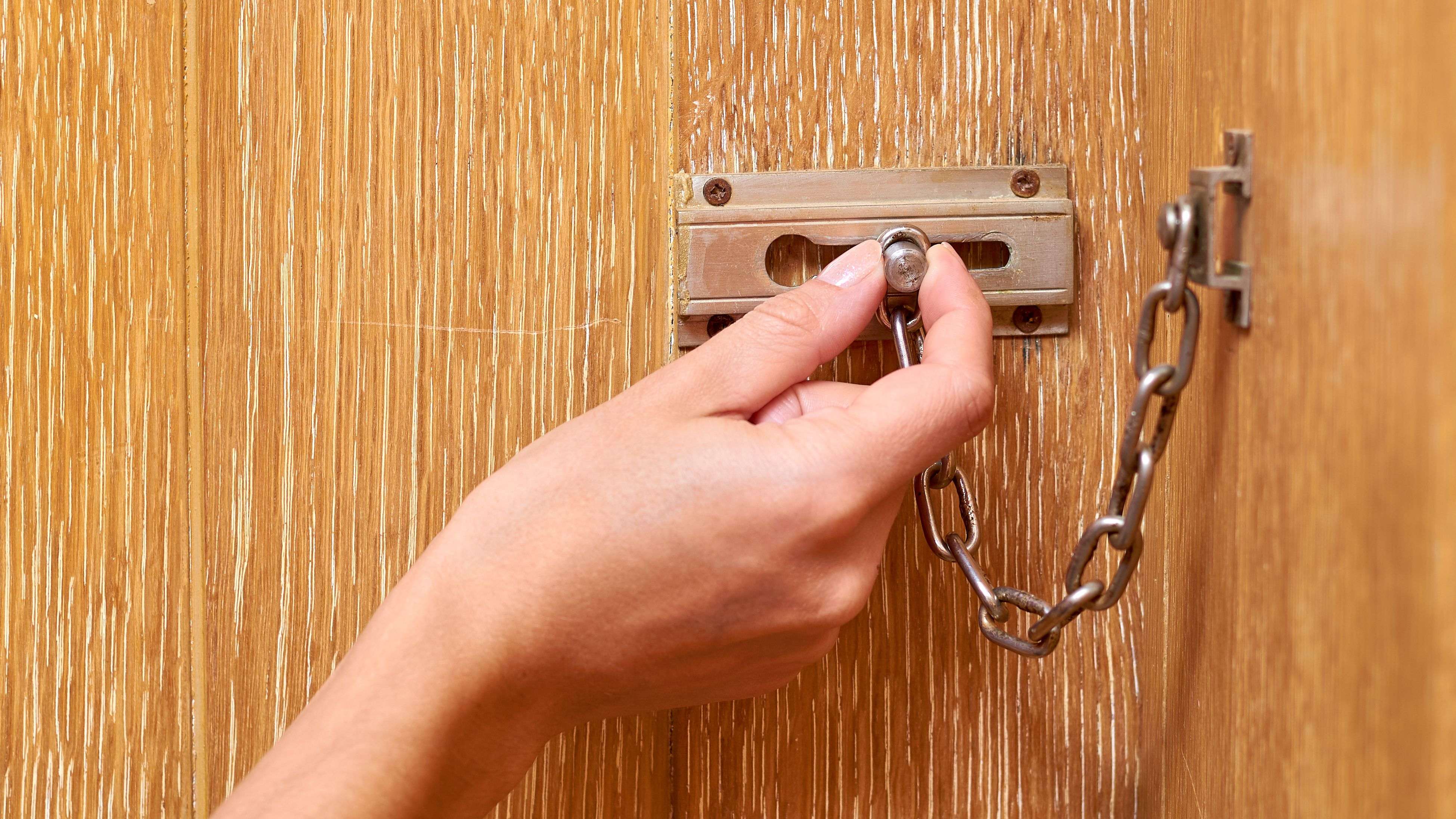 Comment choisir un entrebâilleur de porte