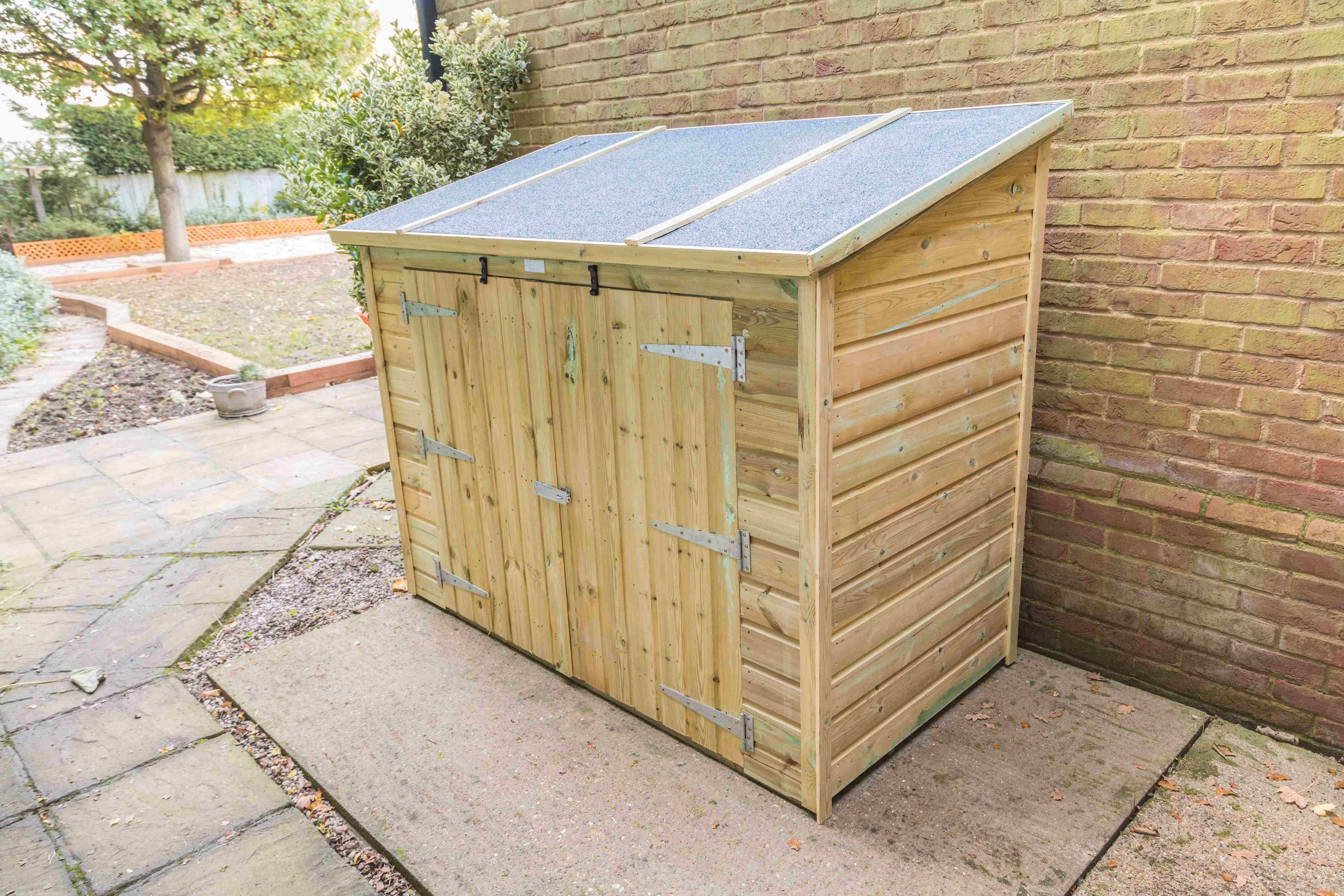 Garden storage chest and cabinet buying guide