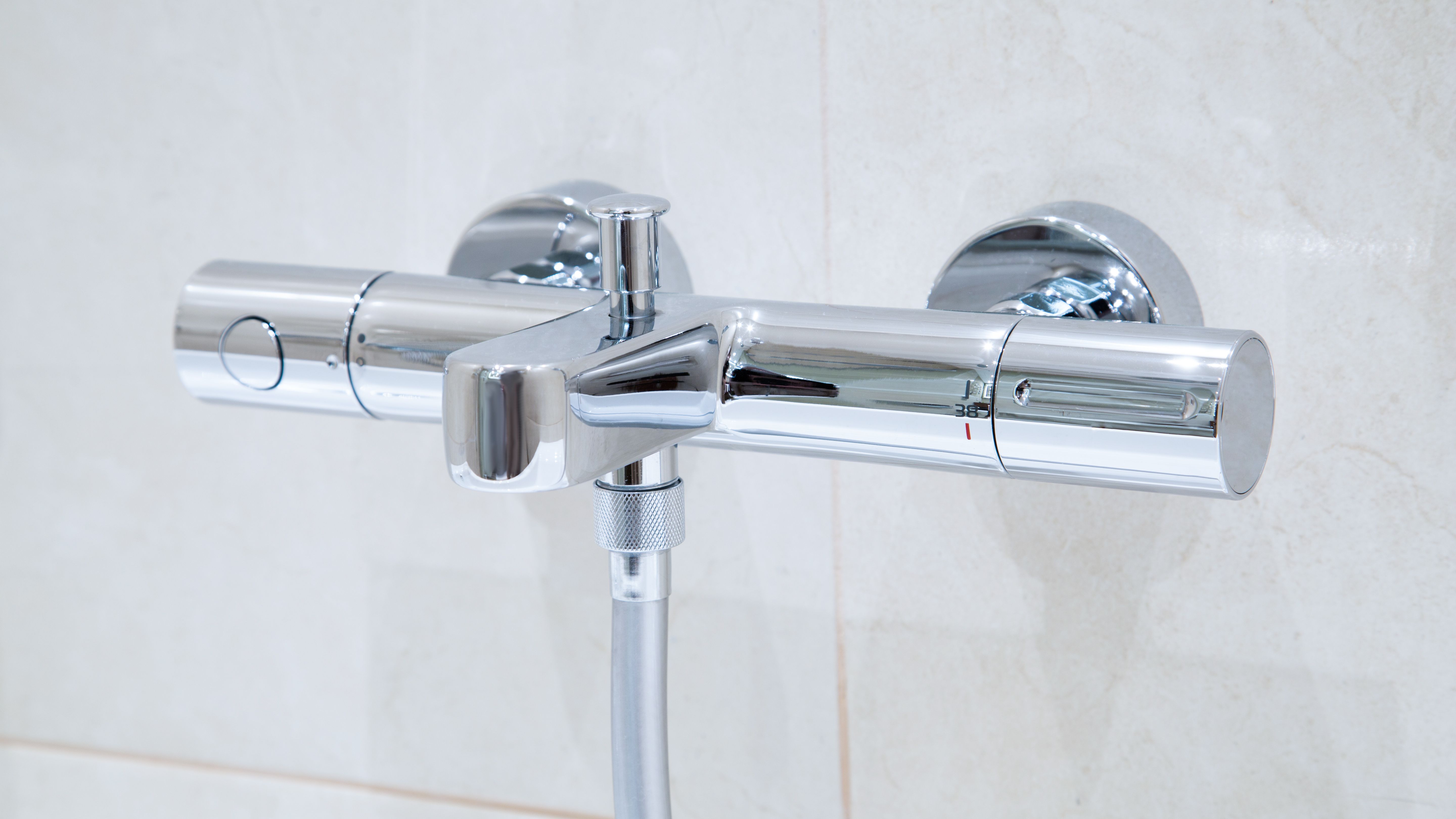 Comment installer un mitigeur thermostatique de douche
