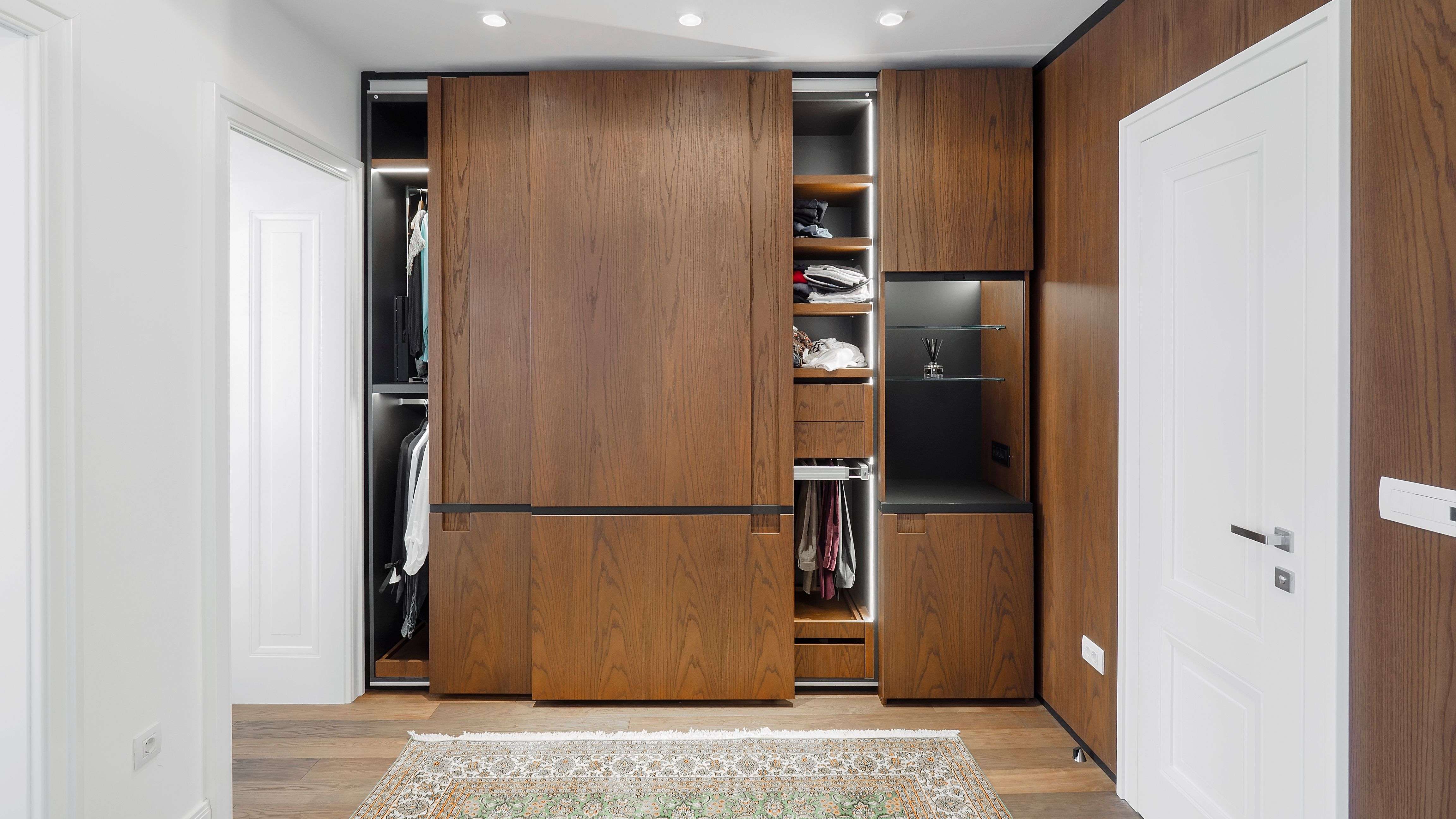 Comment choisir ses portes de placard et accessoires