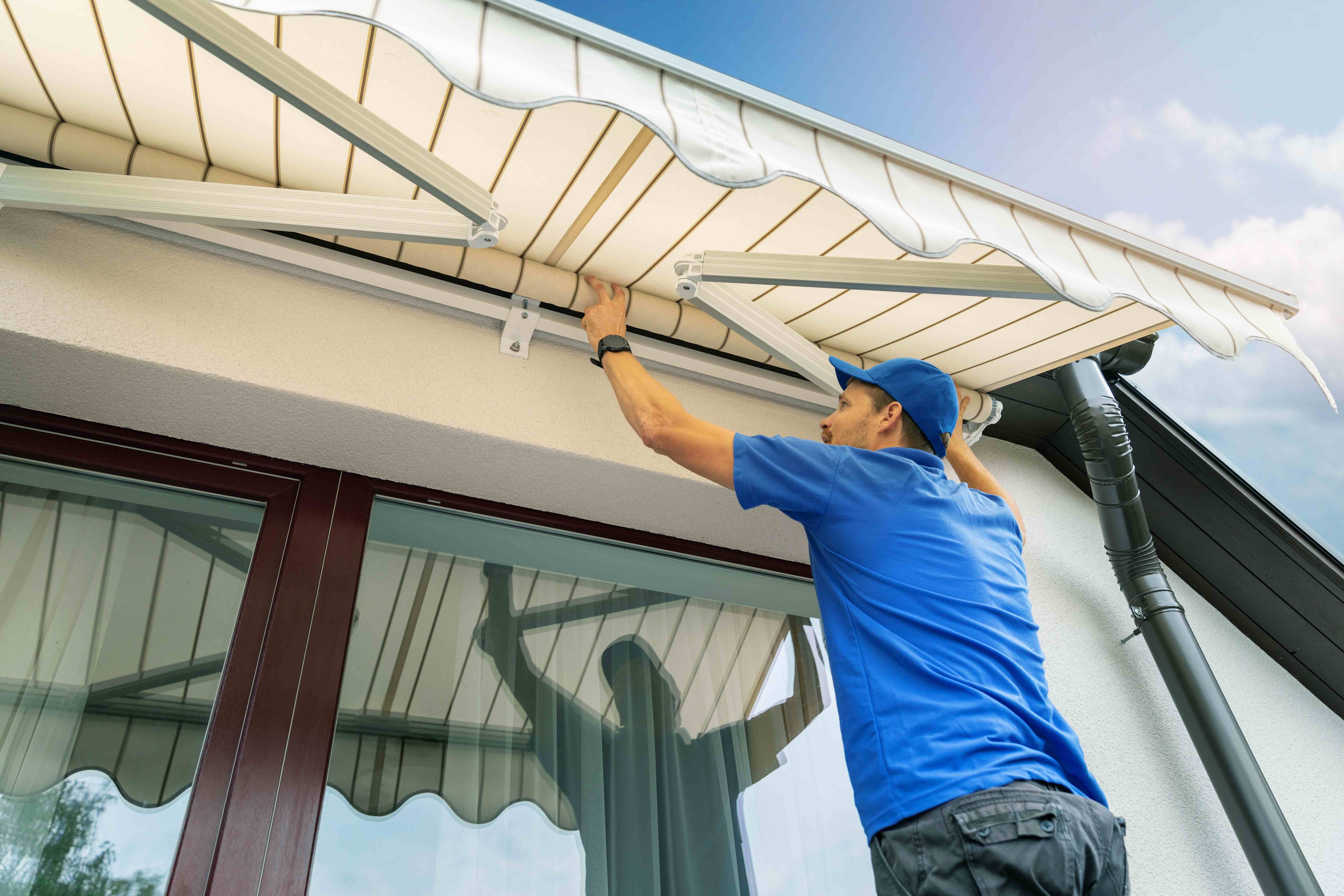 Comment installer un store banne
