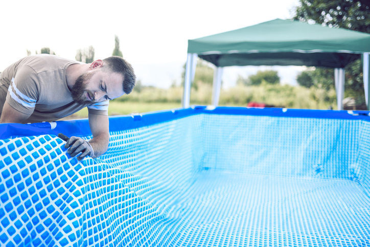 Comment réparer un liner de piscine déchiré
