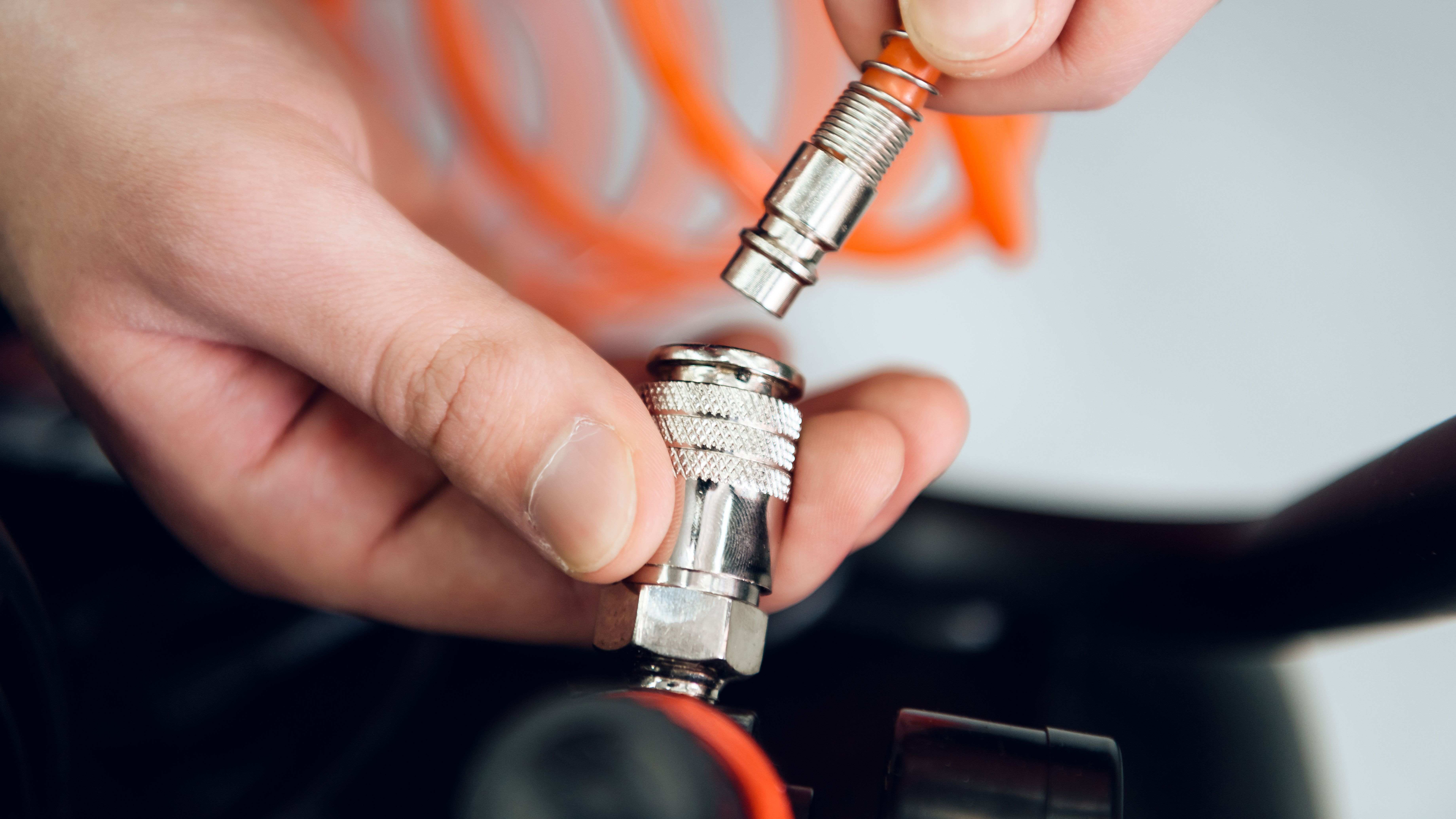 Comment choisir et raccorder tuyau, soufflette, compresseur et outils pneumatiques