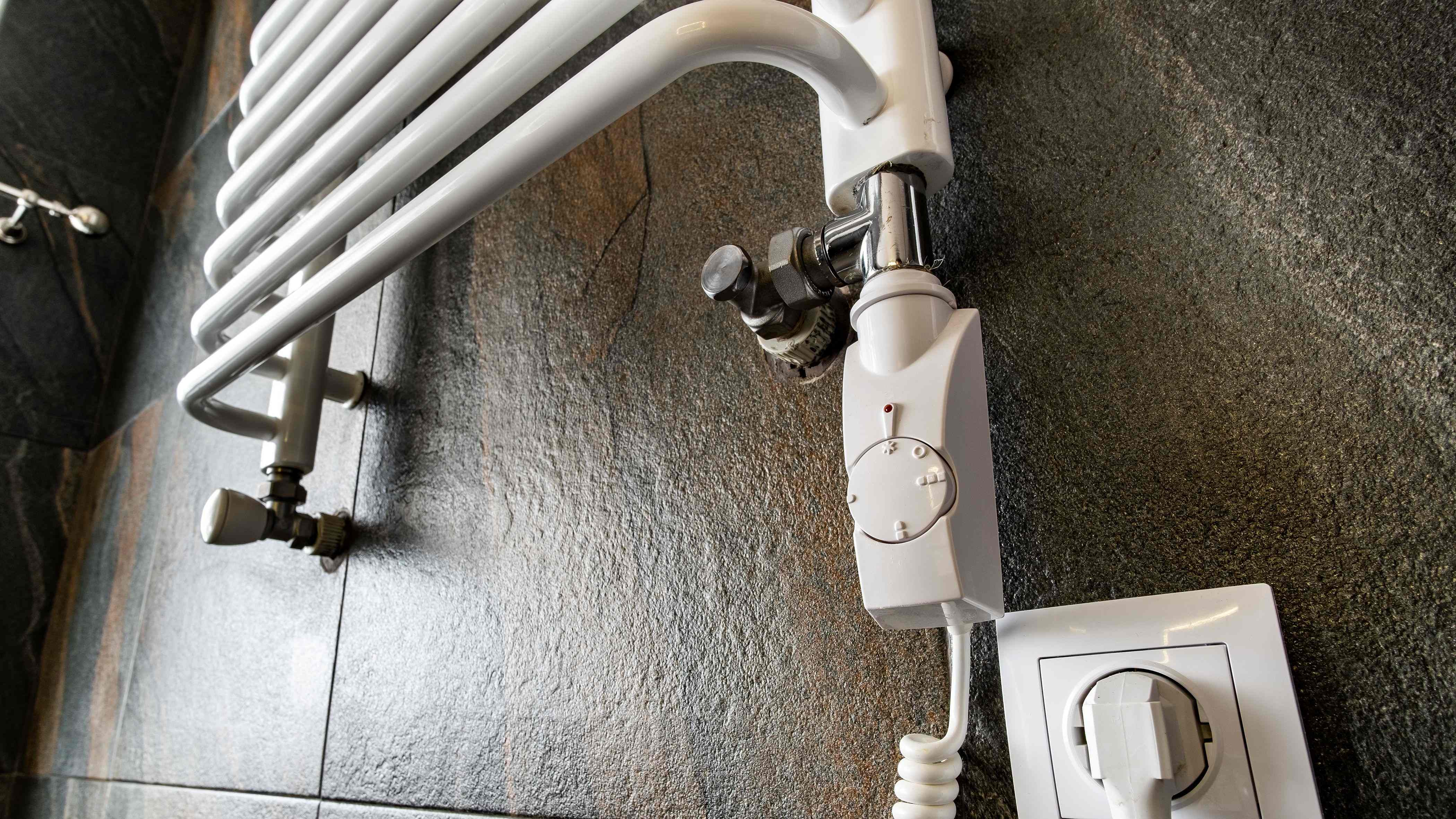 Comment installer un radiateur sèche-serviettes