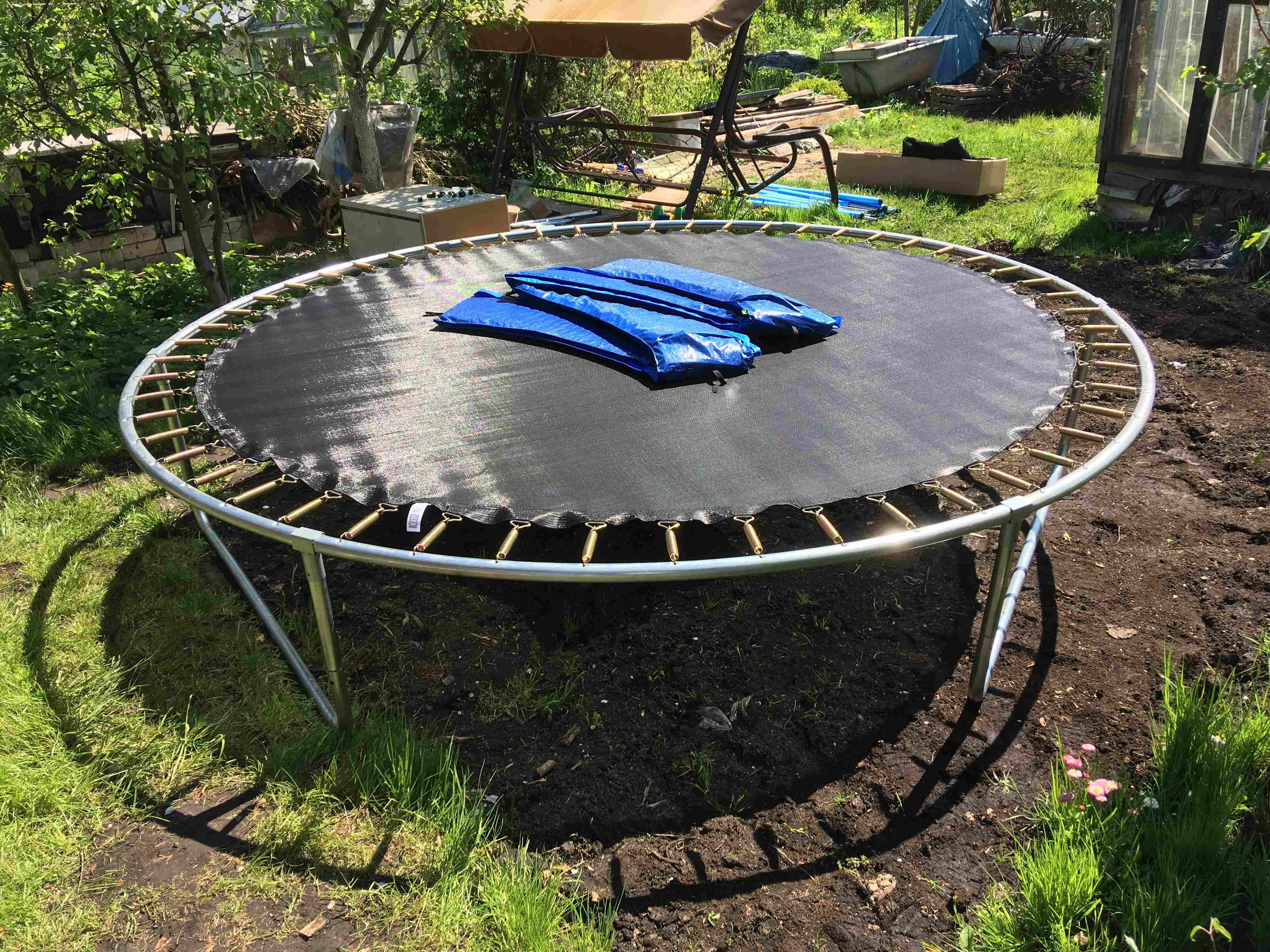 Ein Trampolin aufbauen: So geht‘s